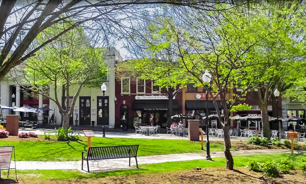 More Photos Of 135 W Main St, Spartanburg Storefront Retail Residential For Sale