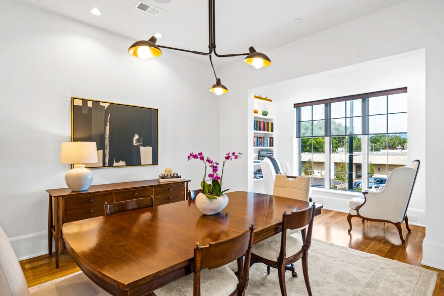 More Photos Of 152 N Section St, Fairhope Storefront Retail Residential For Sale