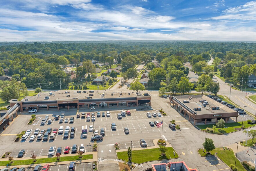 1261212674 Tesson Ferry Rd, Saint Louis, MO 63128 For Lease