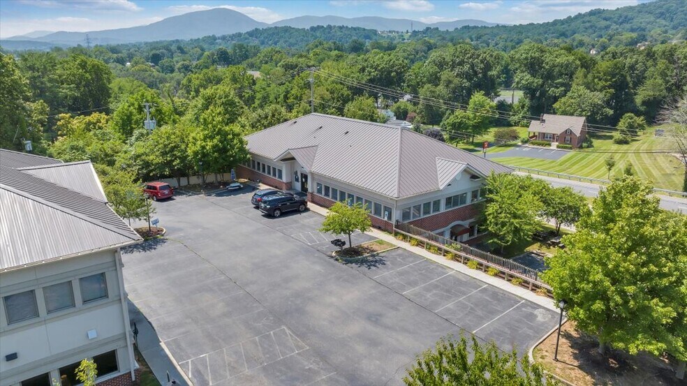 More Photos Of 2408 Electric Rd, Roanoke Medical For Lease