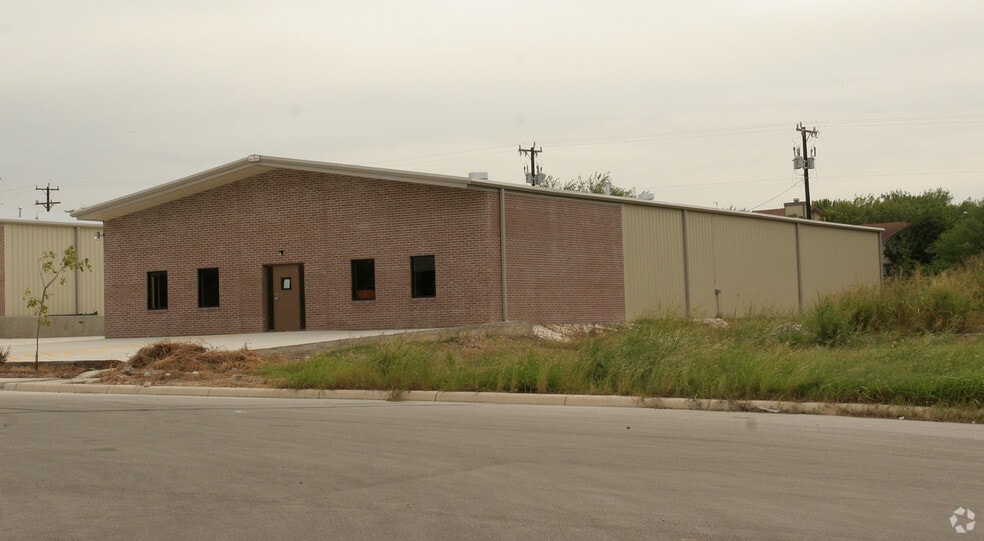 More Photos Of 6214 Krempen Ave, San Antonio Warehouse For Sale