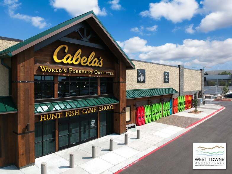 More Photos Of 6450 N Desert Blvd, El Paso Department Store For Lease