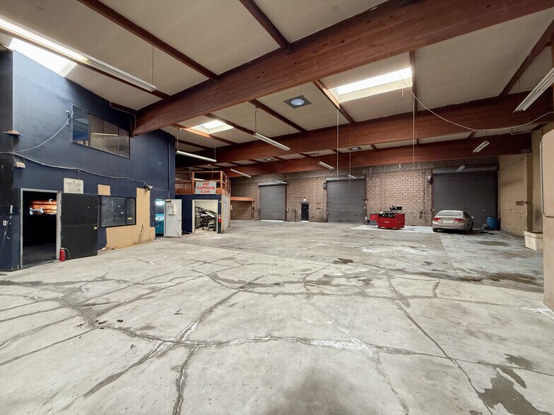 More Photos Of 301 Barneveld Ave, San Francisco Warehouse For Sale