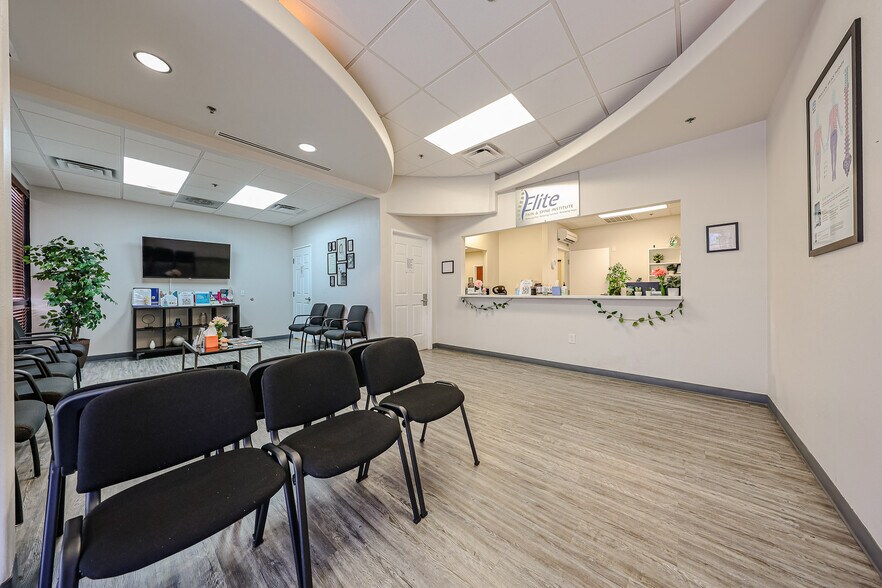 More Photos Of 535 E McKellips Rd, Mesa Office For Lease