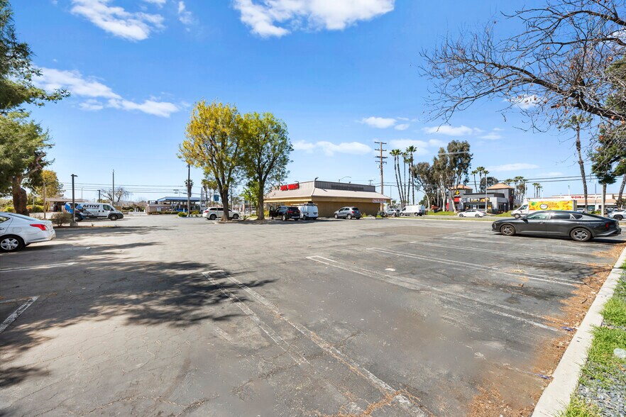 More Photos Of 103 E Stetson Ave, Hemet Bank For Sale