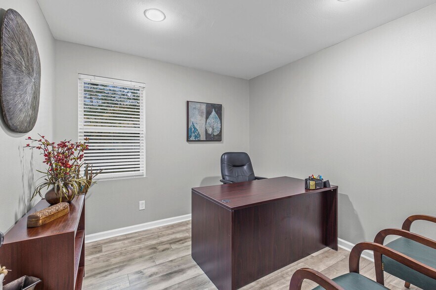 More Photos Of 6606 Old Shell Rd, Mobile Office For Sale