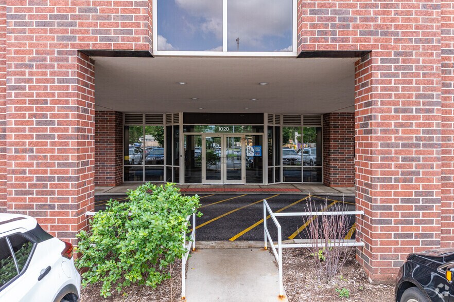 More Photos Of 1020 E Ogden Ave, Naperville Medical For Lease