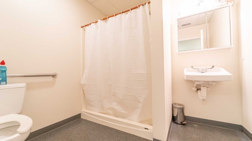 More Photos Of 139 Gatlin Dr, Griffith Industrial For Lease