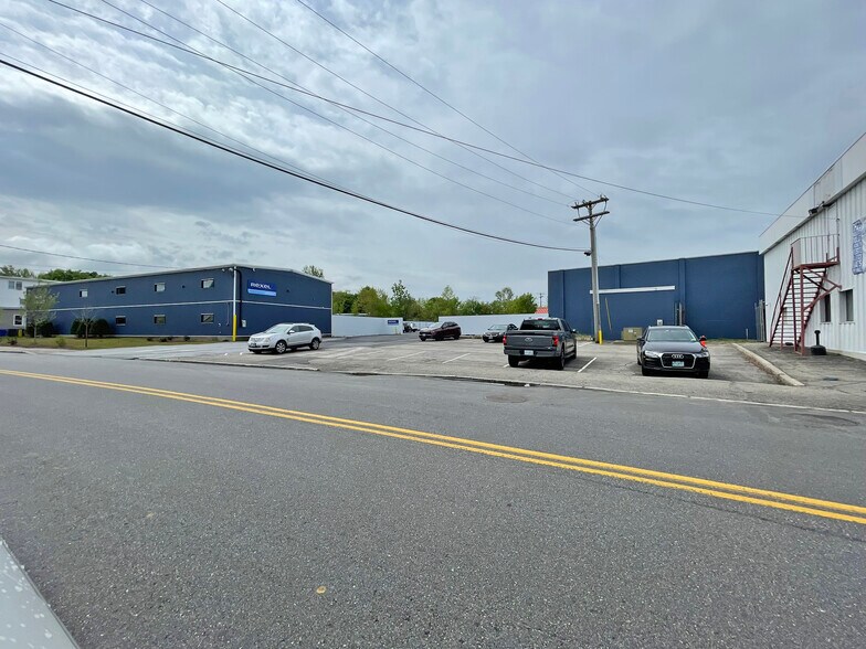 More Photos Of 305 Massabesic St, Manchester Warehouse For Sale