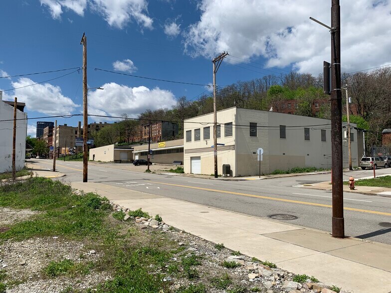 More Photos Of 2122-2139 5th Ave, Pittsburgh Warehouse For Lease