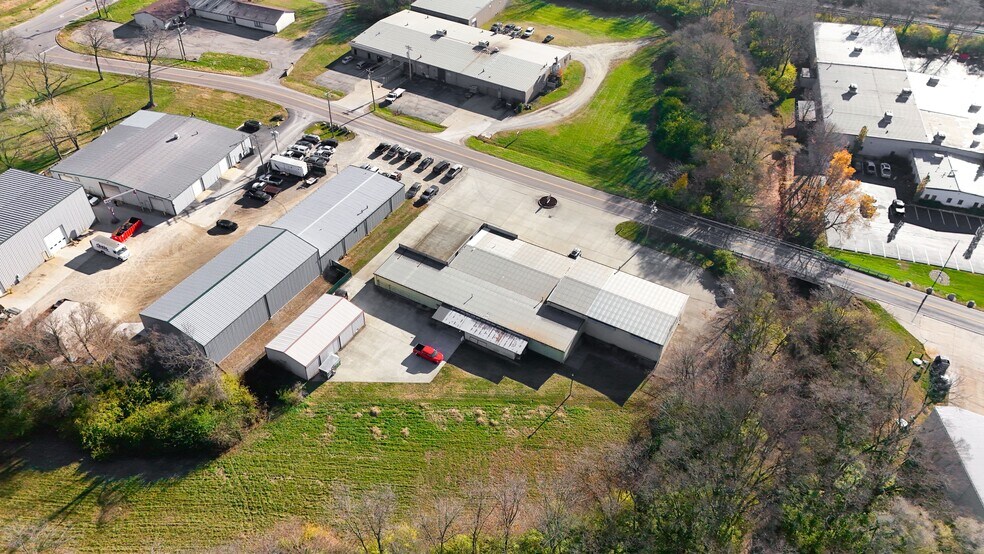 More Photos Of 200 Industry Dr, Carlisle Warehouse For Lease