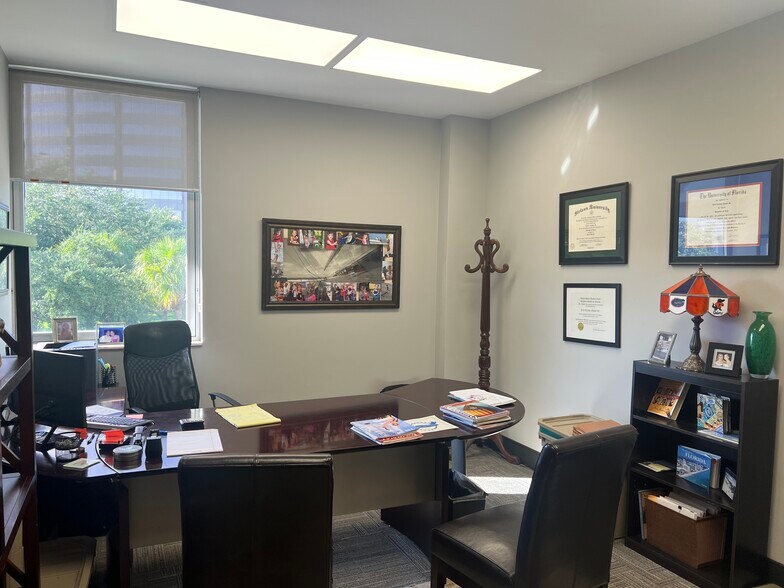More Photos Of 606 E Madison St, Tampa Office For Sale