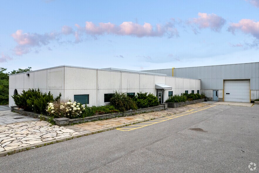More Photos Of 1920 Silicone Dr, Pickering Warehouse For Lease