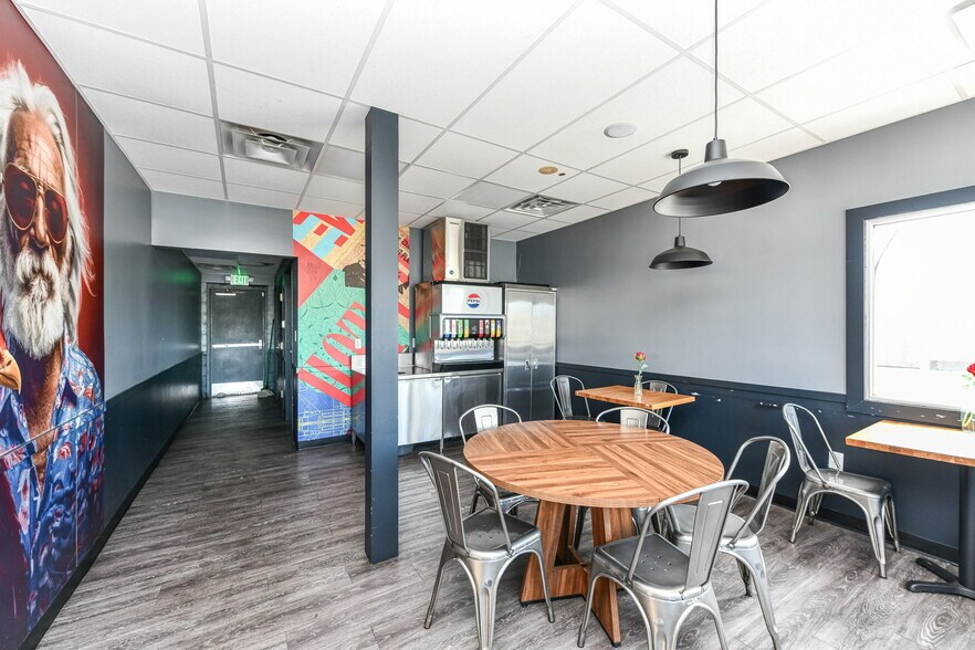 More Photos Of 5527 N Keystone Ave, Indianapolis Restaurant For Sale