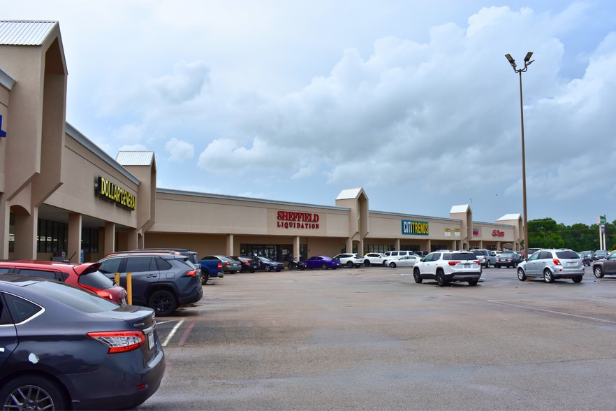 More Photos Of 1711-1927 Garth Rd, Baytown Unknown For Lease