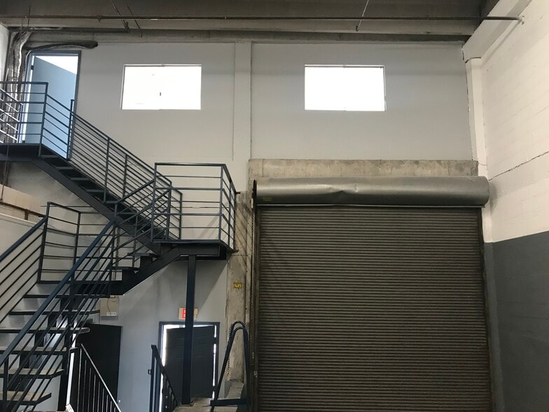 More Photos Of 6820-6856 NW 77th Ct, Miami Warehouse For Lease