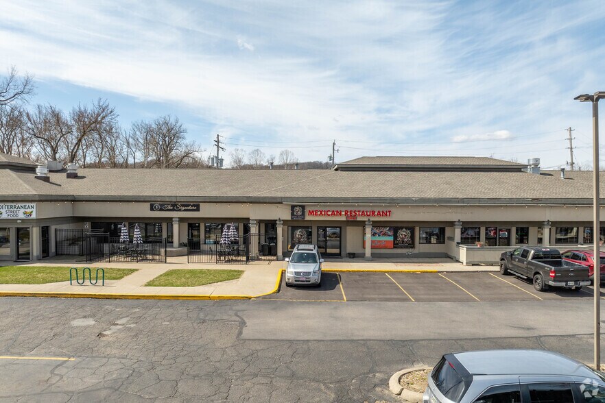 More Photos Of 1562 Akron Peninsula Rd, Akron Storefront For Lease