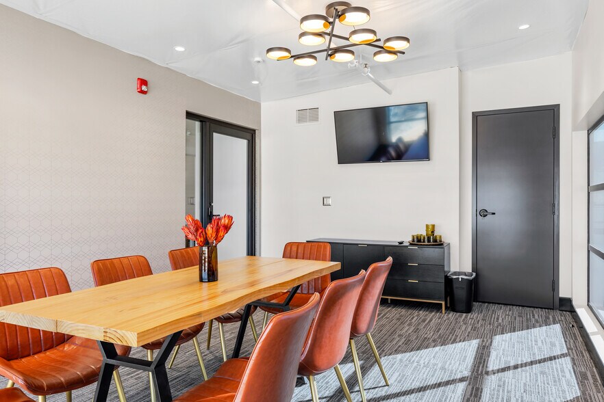 More Photos Of 122 S Green St, Tehachapi Coworking Space