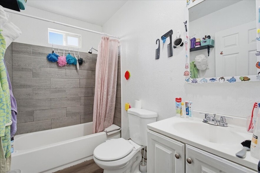 More Photos Of 2304 G Ave, National City Apartments For Sale