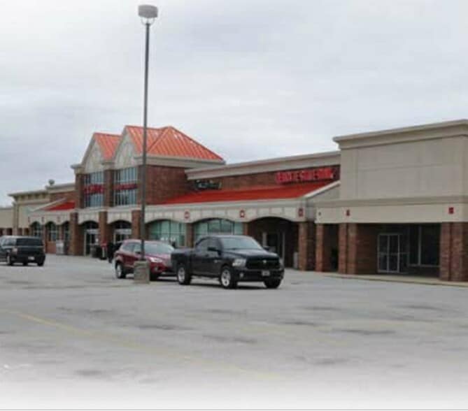 More Photos Of 305-423 N Halleck St, Demotte General Retail For Lease