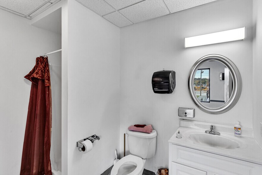 More Photos Of 4491 School Rd S, Murrysville Office For Sale