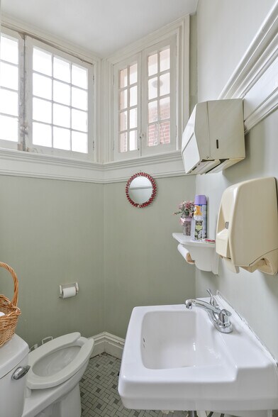 More Photos Of 311 S Arthur Ashe Boulevard, Richmond Office Residential For Sale