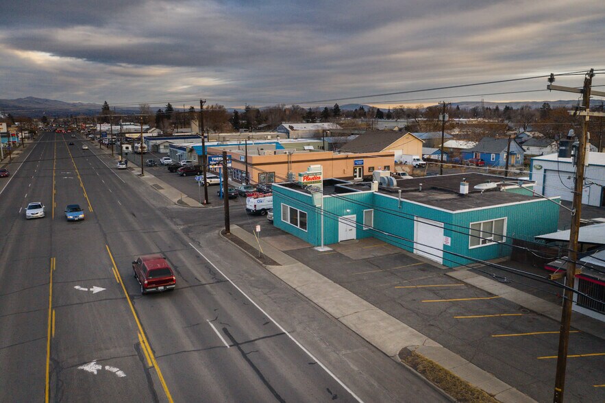 More Photos Of 2002 Fruitvale Blvd, Yakima Warehouse For Sale