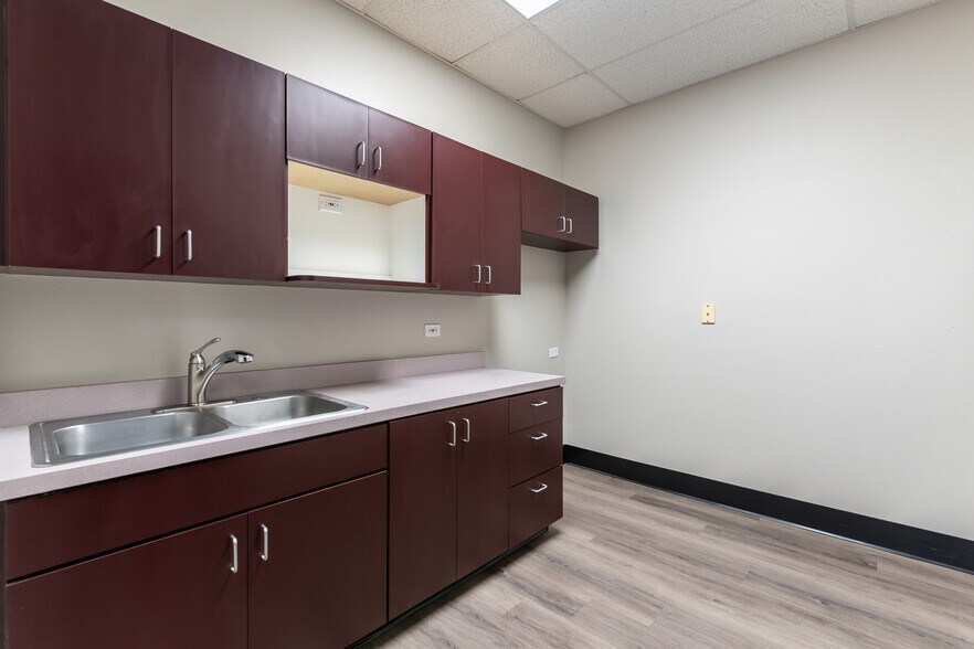 More Photos Of 8480 S Eastern Ave, Las Vegas Medical For Lease