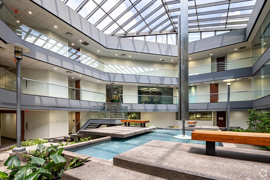 More Photos Of 17300 N Dallas Pky, Dallas Office For Lease