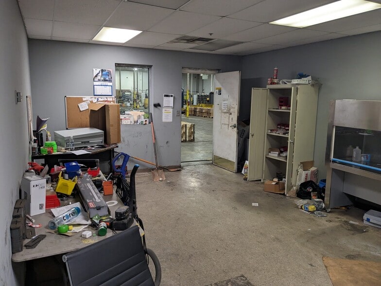 More Photos Of 467 Lakeshore Pky, Rock Hill Distribution For Lease