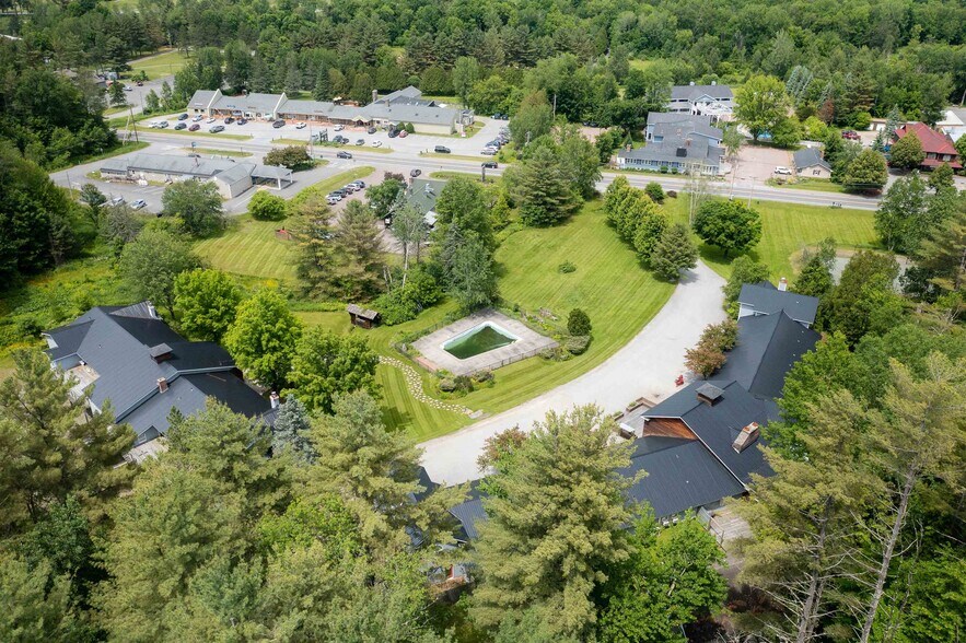 Primary Photo Of 1007 Mountain Rd, Stowe Hotel For Sale