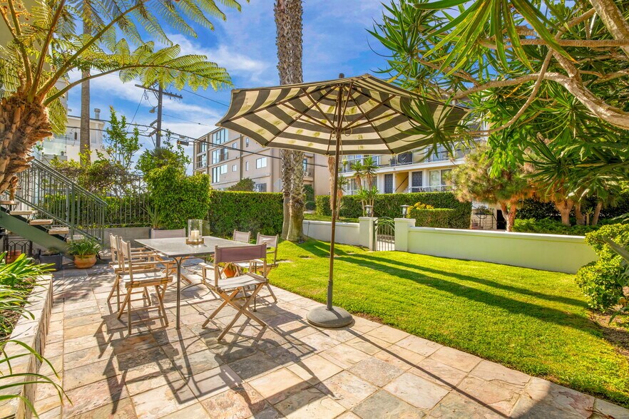 More Photos Of 16 Spinnaker St, Marina Del Rey Multifamily For Sale