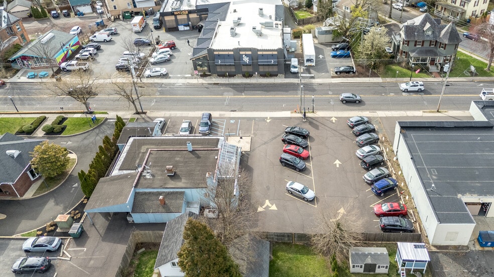 More Photos Of 203 W State St, Doylestown General Retail For Sale