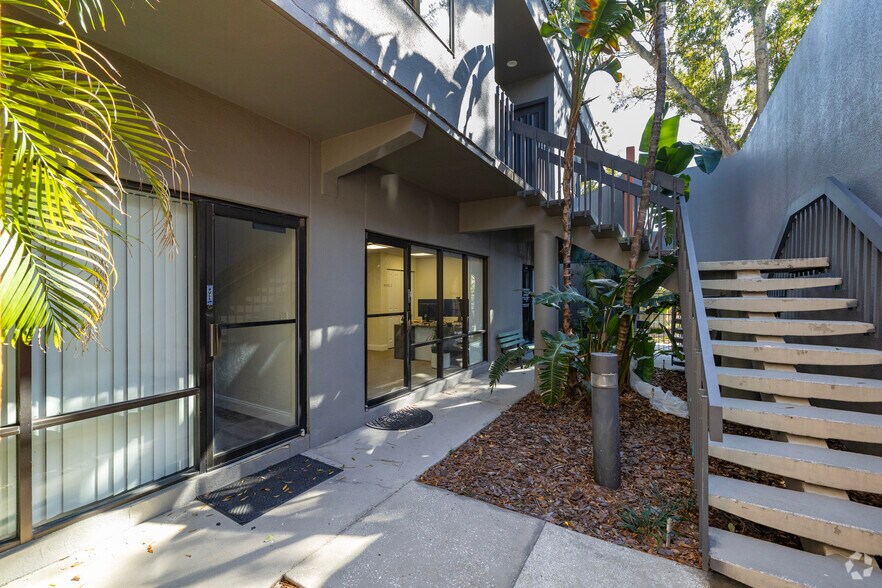 More Photos Of 1207 N Himes Ave, Tampa Office For Lease