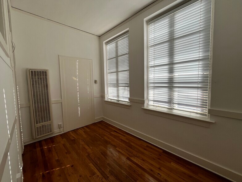 More Photos Of 185 Pier Ave, Santa Monica Office For Lease