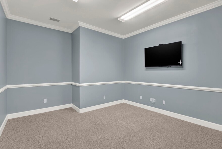 More Photos Of 9100 White Bluff Rd, Savannah Office For Sale