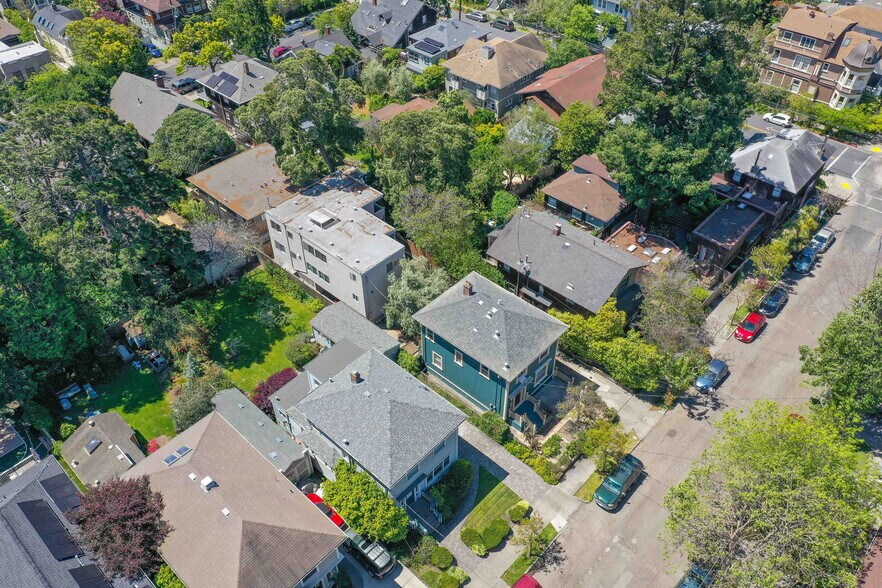 More Photos Of 2210-2212 Ward St, Berkeley Apartments For Sale