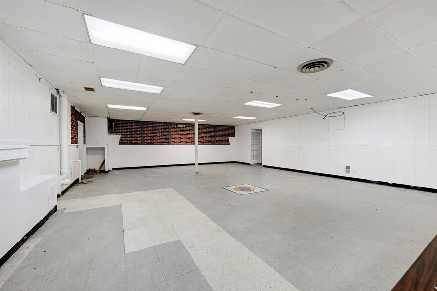 More Photos Of 2024 Gwynn Oak Ave, Baltimore Religious Facility For Sale