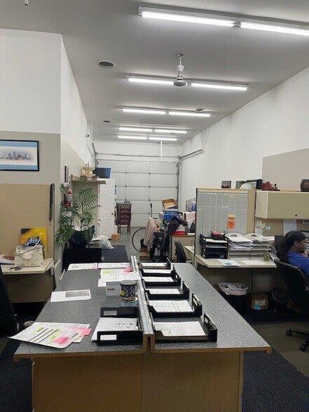 More Photos Of 8858-8898 Louisiana St, Merrillville Light Distribution For Lease