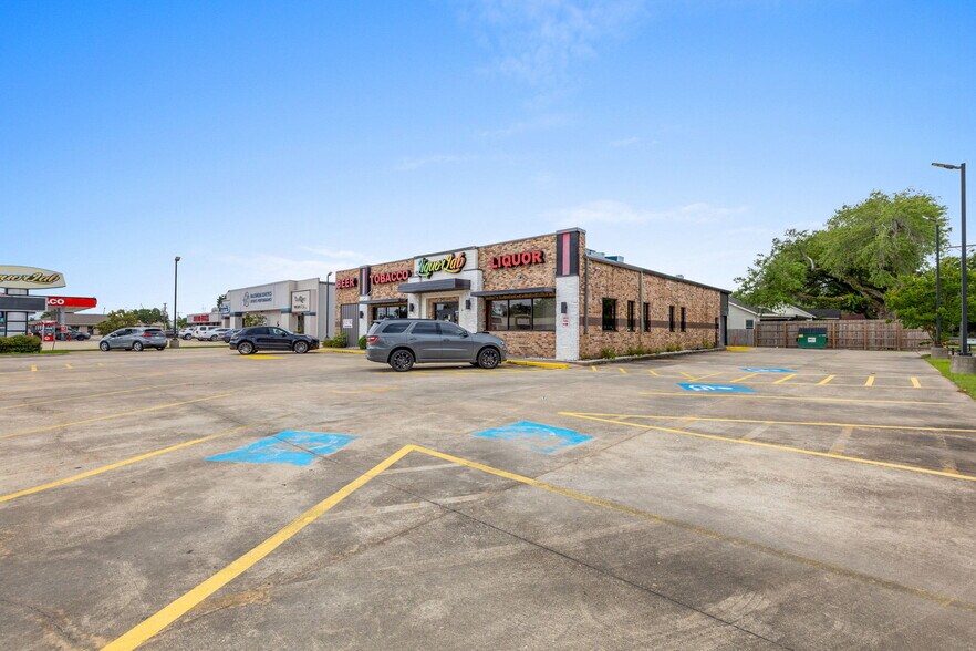 More Photos Of 3800 Ryan St, Lake Charles Storefront For Sale