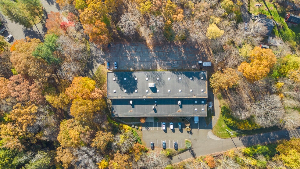 More Photos Of 10 Mile Hill Rd, Newtown Warehouse For Lease