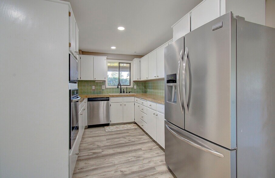 More Photos Of 10605 NE 117th Ave, Vancouver Industrial For Sale