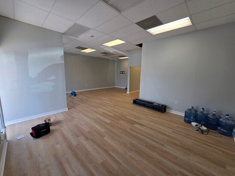 More Photos Of 1906 S Bagdad Rd, Leander Unknown For Lease
