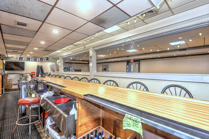 More Photos Of 560 Woodward Ave, New Haven Flex For Sale