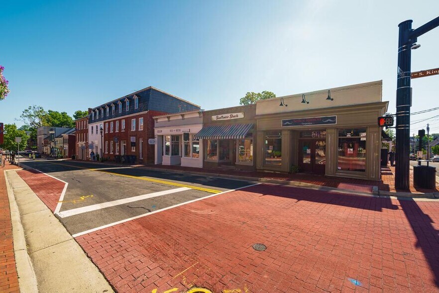 More Photos Of 206 Loudoun St Sw, Leesburg Apartments For Sale