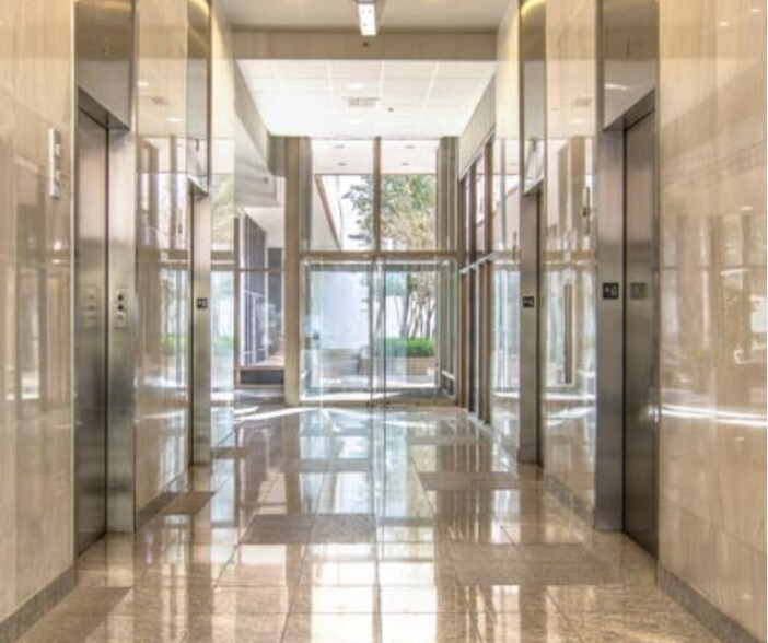 More Photos Of 210 E Capitol St, Jackson Office For Lease