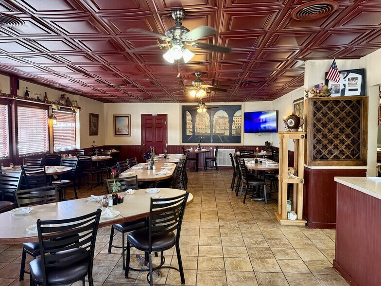 More Photos Of 6106 Wesley St, Greenville Restaurant For Sale