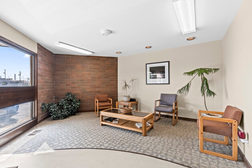 More Photos Of 411-413 N 2nd St, Yakima Office For Sale