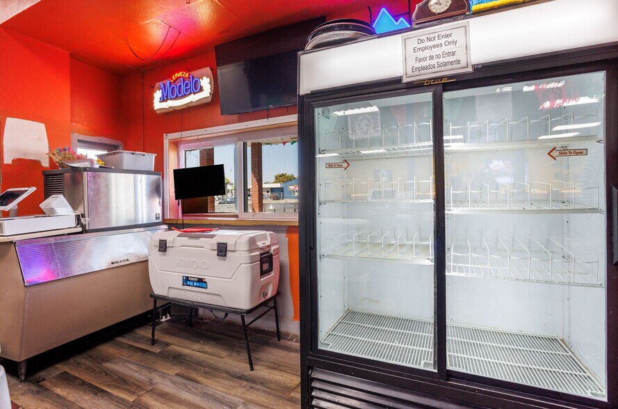 More Photos Of 528 W Clark St, Pasco Restaurant For Sale