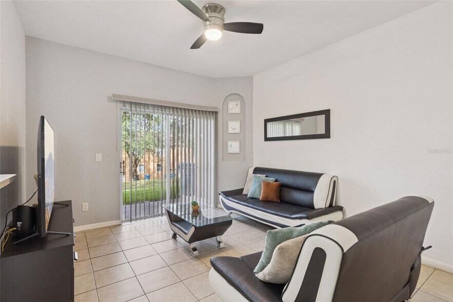 More Photos Of 245 Cambria Ave, Davenport Specialty For Sale